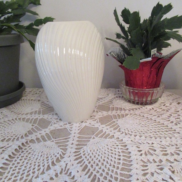 Vintage Lenox Mirage Medium Vase - Picture 2 of 9